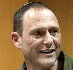 איתי אופיר פצר זבל מאותו חומר של יפעת תומר ירושלמי