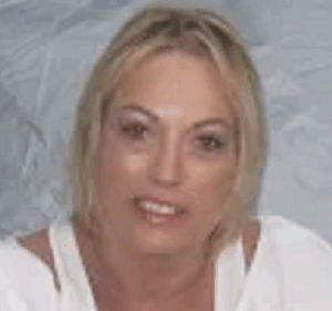 הדס מנור החפיצה עצמה מינית עבור סקופים