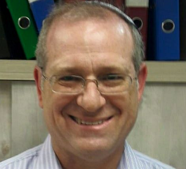 ישראל פת שופט שהציק לרבנים וריגל אחריהם