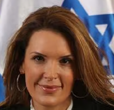 ליזי פרוינד בובה על חוט של עובדות סוציו-פרזיטיות