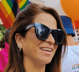 מירב בן ארי זקוקה דחוף לניתוח נישוי פנים