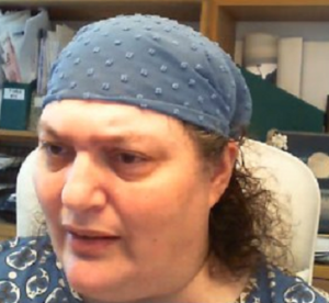 טלי וישנה פסיכיאטרית כושלת עם כוס לסבי