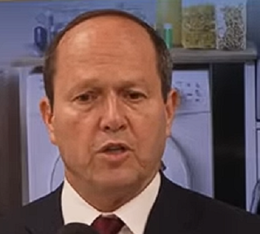 ניר ברקת השכלה בכלכלה אין לו