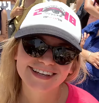 שרמוטה מצעדת השרמוטות משתרמטת