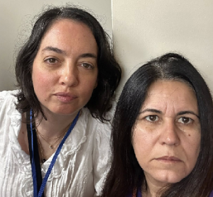 איילת השחר סיידוף בבית משוגעים עם חולת נפש