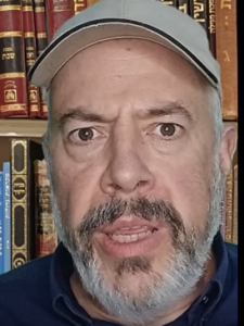 דייויד וויסקופף תבע את רשמי הוצלפ על פשעים נגד אנושות