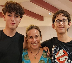 שחף זמיר אנקור עם הילדים שחטפה אחרי 5 שנים