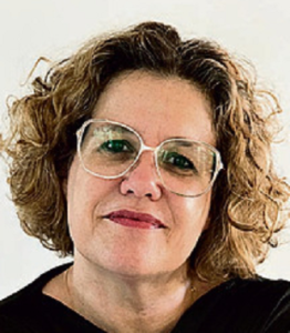 עוס אביגיל פרנקל כלבת פמיניזמוס תופרת תיקי מין לגברים